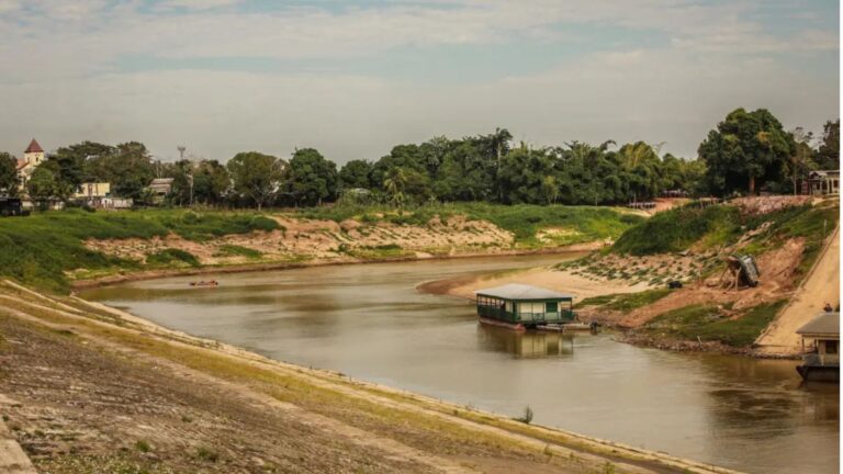 Pouca chuva mantém rios baixos e amplia preocupação com queimadas no Acre