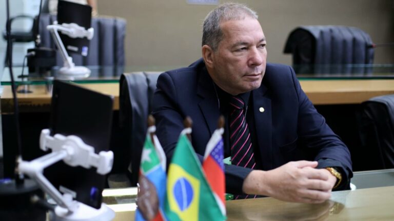 Após 20 anos na Aleac, Chico Viga anuncia saída da política e não disputará reeleição