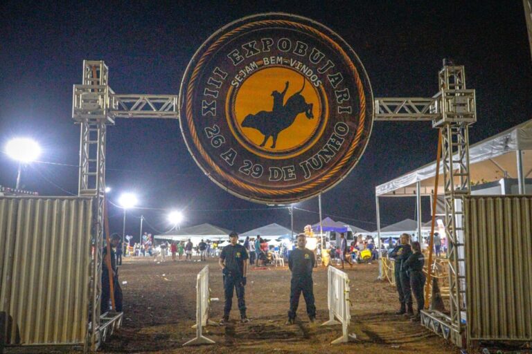 Dois competidores ficam feridos durante seletiva do rodeio em Bujari