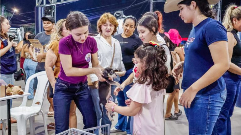Última noite da Expoacre termina com novos lares e histórias que começam com um gesto de amor