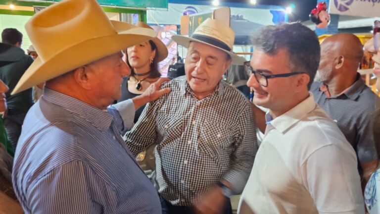 Bocalom é recebido com entusiasmo na abertura da Expoacre e destaca feira como vitrine de negócios