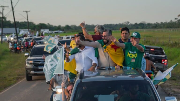 Carreata de Alan Rick toma as ruas de Feijó no primeiro dia oficial de campanha
